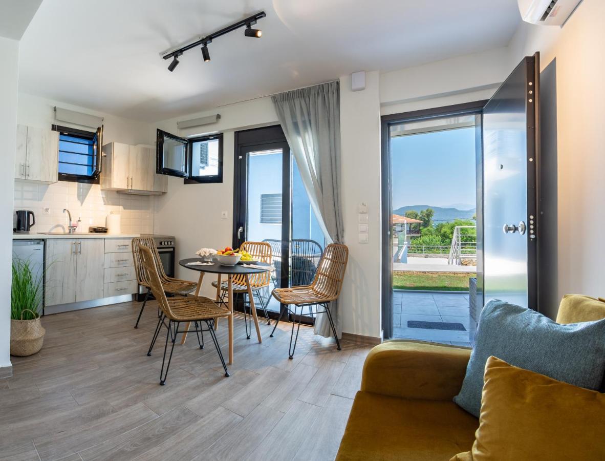 Anelia'S And Lydia'S Design Apartments Swimming Pool Никиана Екстериор снимка